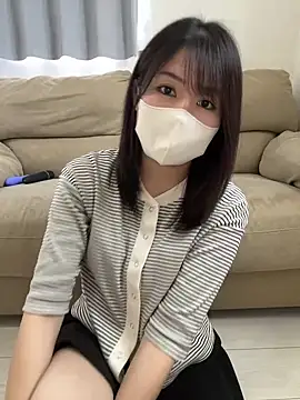 Snapshot of Rui_87 chatting on 04/21/26, 02:14 Rui 87 online show from 04/21/26, 02:14
