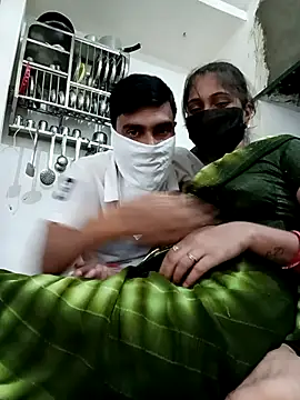 Snapshot of Priya_Couple chatting on 11/01/25, 06:30 Priya Couple online show from 11/01/25, 06:30