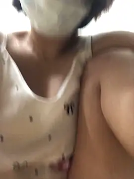 HinayLa online show from 10/27/25, 06:42