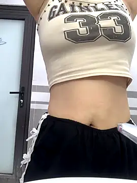 HinayLa online show from 12/14/25, 11:21