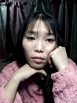Snapshot of Fish_yellow chatting on 10/23/25, 04:27 Fish yellow online show from 10/23/25, 04:27