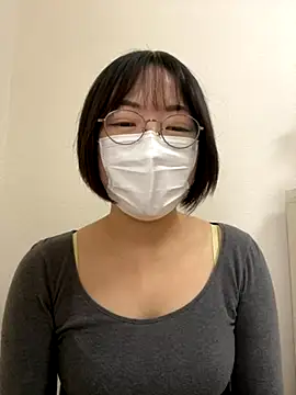 Snapshot of Yurika_oO chatting on 11/23/25, 02:32 Yurika oO online show from 11/23/25, 02:32