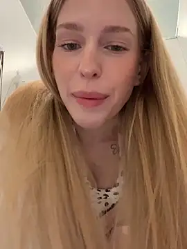 kira mia online show from 06/04/26, 04:11