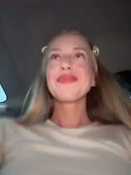 kira mia online show from 03/02/26, 03:30