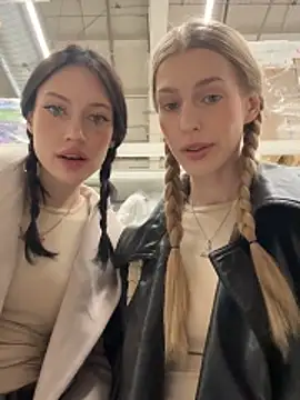 kira mia online show from 12/22/25, 04:07