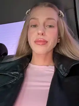 kira mia online show from 03/07/26, 03:39