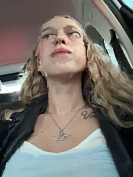 kira mia online show from 04/01/26, 04:04