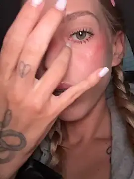 kira mia online show from 03/12/26, 04:00