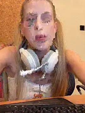 kira mia online show from 03/10/26, 04:00