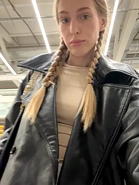 kira mia online show from 12/16/25, 03:38