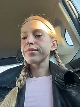 kira mia online show from 04/11/26, 03:59