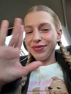 kira mia online show from 03/30/26, 03:57