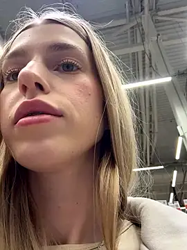 kira mia online show from 01/12/26, 04:03