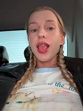 kira mia online show from 03/11/26, 03:50