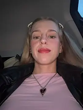 kira mia online show from 04/04/26, 04:35