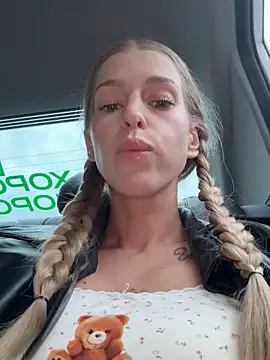 kira mia online show from 03/16/26, 03:48