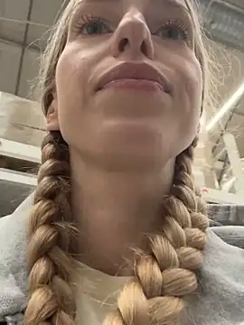 kira mia online show from 11/29/25, 04:07