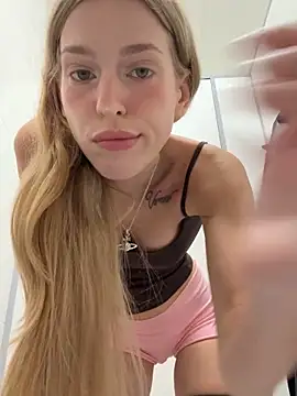 kira mia online show from 04/09/26, 04:35