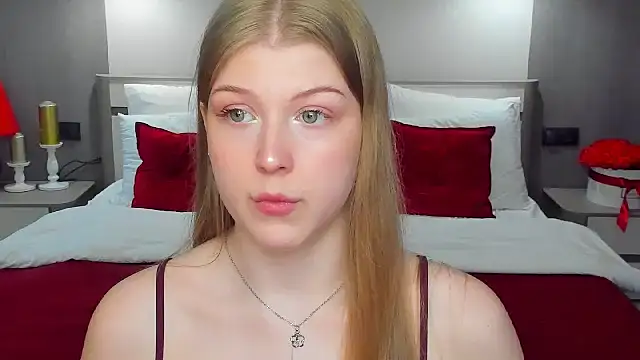 Snapshot of Stella_Light chatting on 05/21/26, 11:40 Stella Light online show from 05/21/26, 11:40
