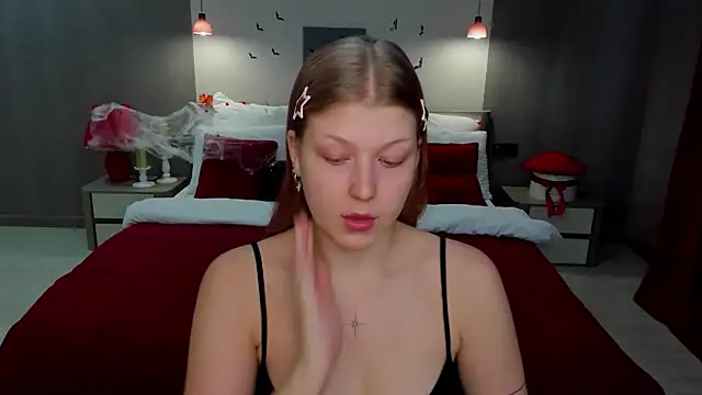 Stella Light online show from 10/31/25, 04:20