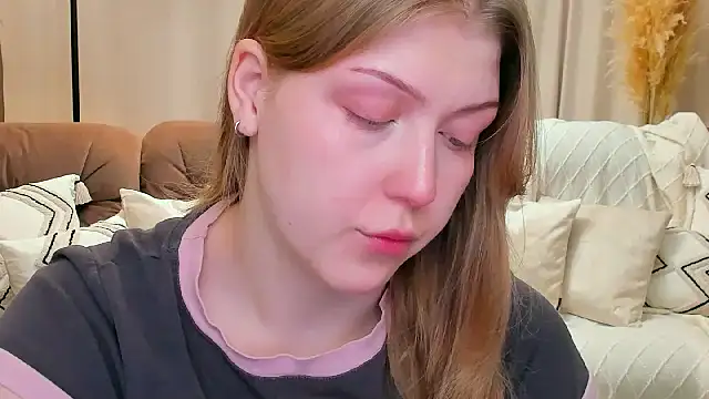 Stella Light online show from 12/20/25, 04:15