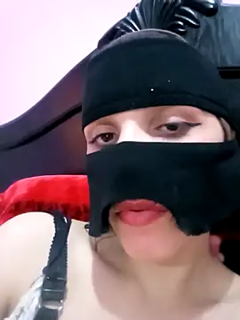 SandyAmr online show from 04/08/26, 08:05