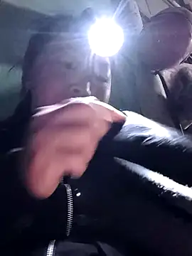 Snapshot of suka-bibi chatting on 11/27/25, 01:11 suka-bibi online show from 11/27/25, 01:11