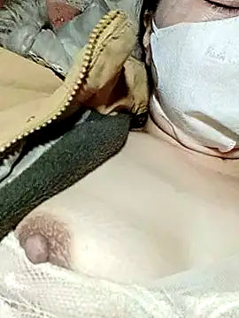 Snapshot of suka-bibi chatting on 12/19/25, 01:53 suka-bibi online show from 12/19/25, 01:53