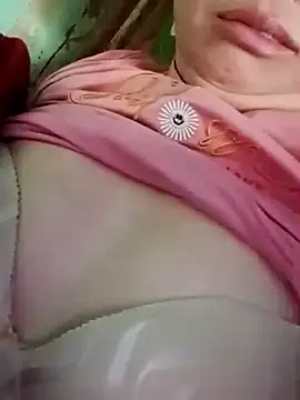 Snapshot of suka-bibi chatting on 11/19/25, 04:56 suka-bibi online show from 11/19/25, 04:56