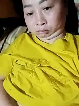 Snapshot of suka-bibi chatting on 11/24/25, 01:33 suka-bibi online show from 11/24/25, 01:33