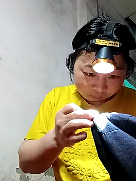 Snapshot of suka-bibi chatting on 12/02/25, 01:02 suka-bibi online show from 12/02/25, 01:02