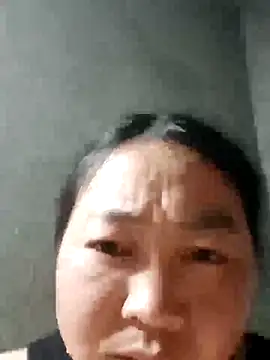 Snapshot of suka-bibi chatting on 11/25/25, 01:33 suka-bibi online show from 11/25/25, 01:33