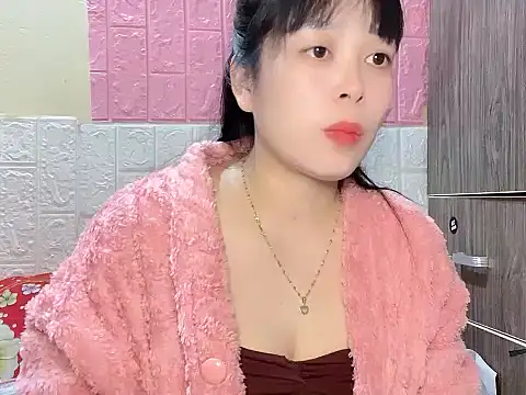 Butterfly kee online show from 11/18/25, 02:53