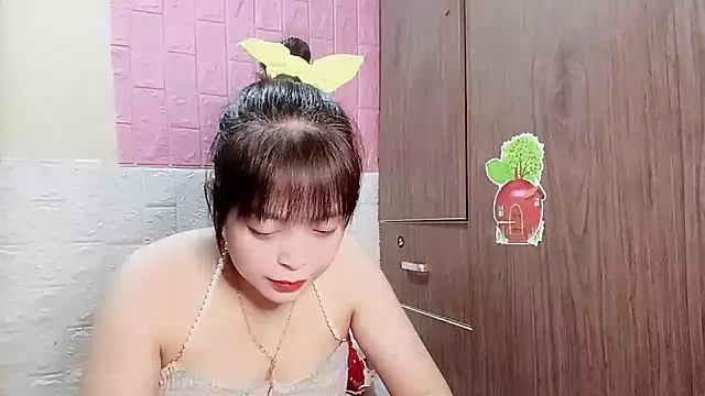 Butterfly kee online show from 11/04/25, 03:16