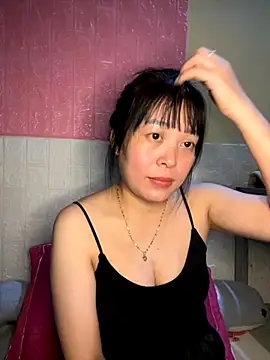 Butterfly kee online show from 10/27/25, 02:07