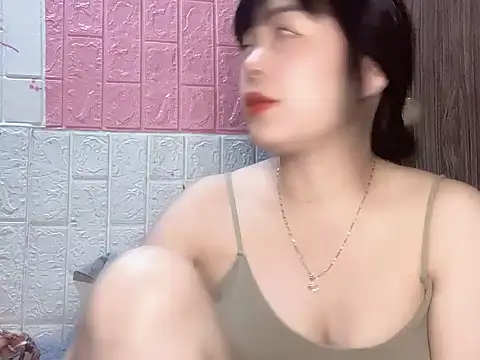 Butterfly kee online show from 12/18/25, 02:32