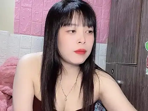 Butterfly kee online show from 11/24/25, 02:28