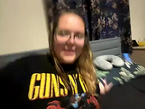 Scarletcum22 online show from 11/06/25, 07:23