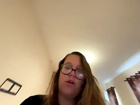 Scarletcum22 online show from 10/28/25, 08:46