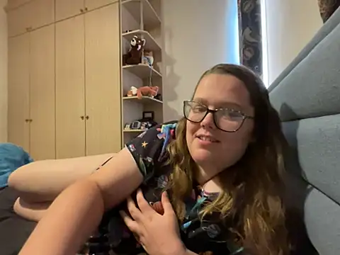 Scarletcum22 online show from 11/08/25, 12:09