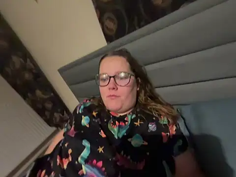 Scarletcum22 online show from 12/17/25, 07:46