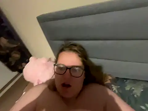 Scarletcum22 online show from 11/18/25, 07:11