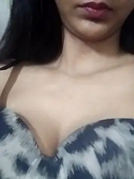 Snapshot of Aaliya_BigBoobs_1 chatting on 01/06/26, 09:02 Aaliya BigBoobs 1 online show from 01/06/26, 09:02