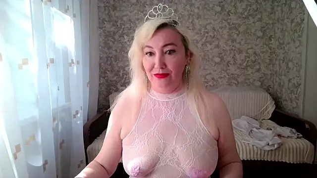 Snapshot of LadyKriss chatting on 06/25/26, 04:10 LadyKriss online show from 06/25/26, 04:10