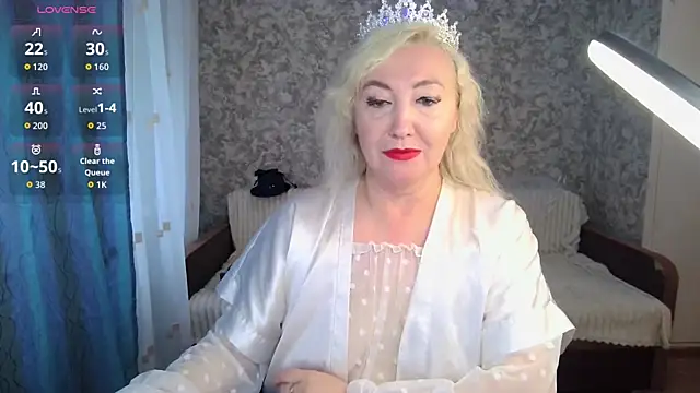 Snapshot of LadyKriss chatting on 07/10/26, 04:12 LadyKriss online show from 07/10/26, 04:12