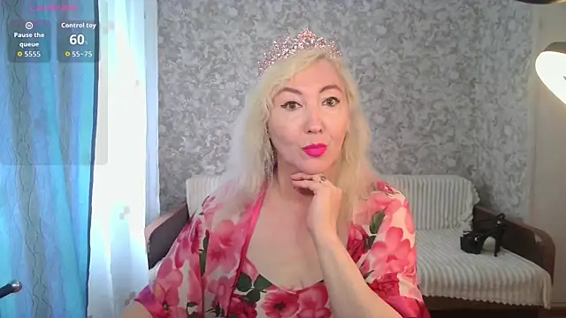 Snapshot of LadyKriss chatting on 07/16/26, 04:31 LadyKriss online show from 07/16/26, 04:31