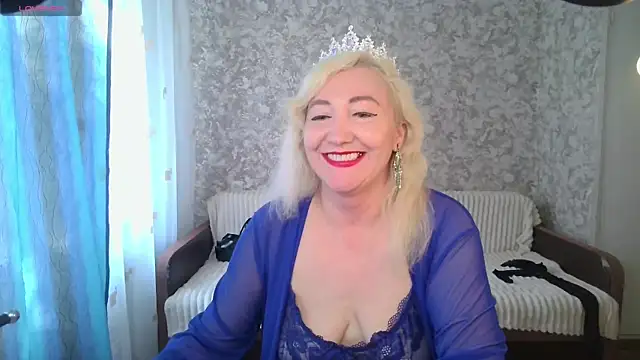 Snapshot of LadyKriss chatting on 07/21/26, 04:14 LadyKriss online show from 07/21/26, 04:14