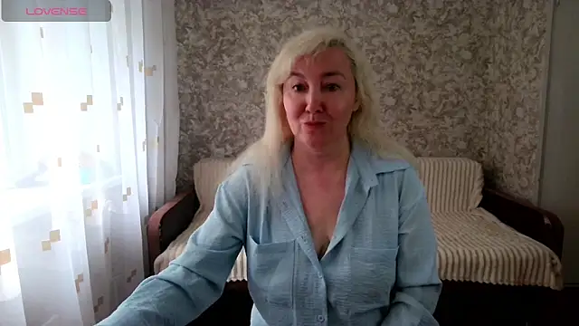 LadyKriss online show from 05/28/26, 03:36