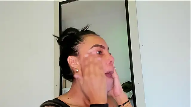 Snapshot of Blackywhiite chatting on 11/23/25, 06:01 Blackywhiite online show from 11/23/25, 06:01