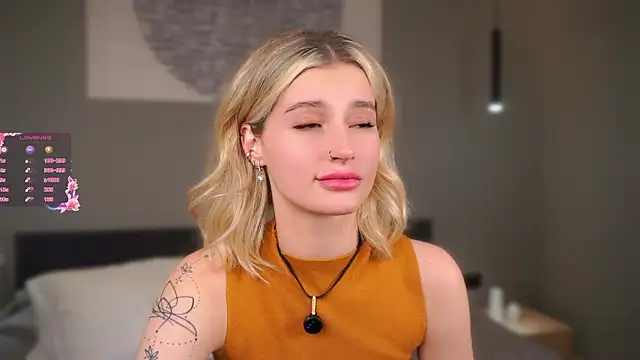 Snapshot of buvei chatting on 02/08/26, 12:03 buvei online show from 02/08/26, 12:03